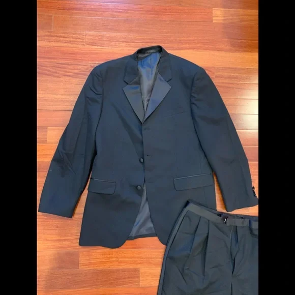 Jones New York Men’s suit